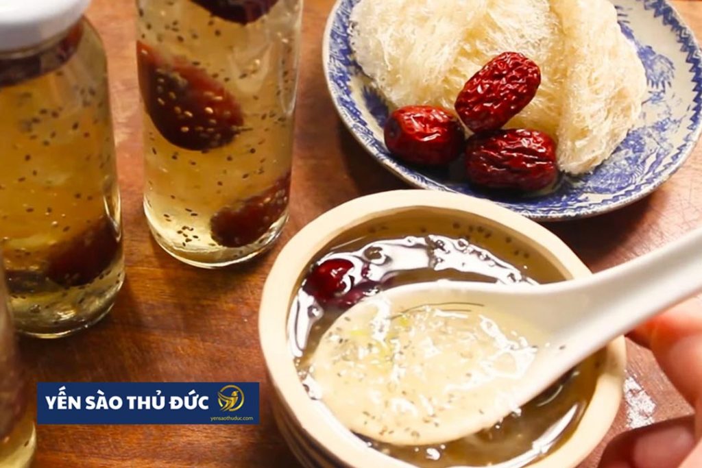 Ăn yến sào như thế nào tốt cho dạ dày với món yến chưng táo đỏ hạt chia