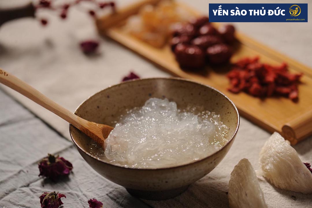 Yến sào là gì? Hướng dẫn Cách chưng yến cho bé ăn đúng cách